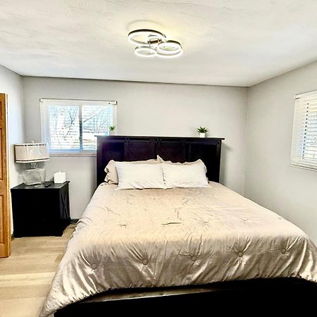 Delightful 3 Bedroom Home インディアナポリス エクステリア 写真