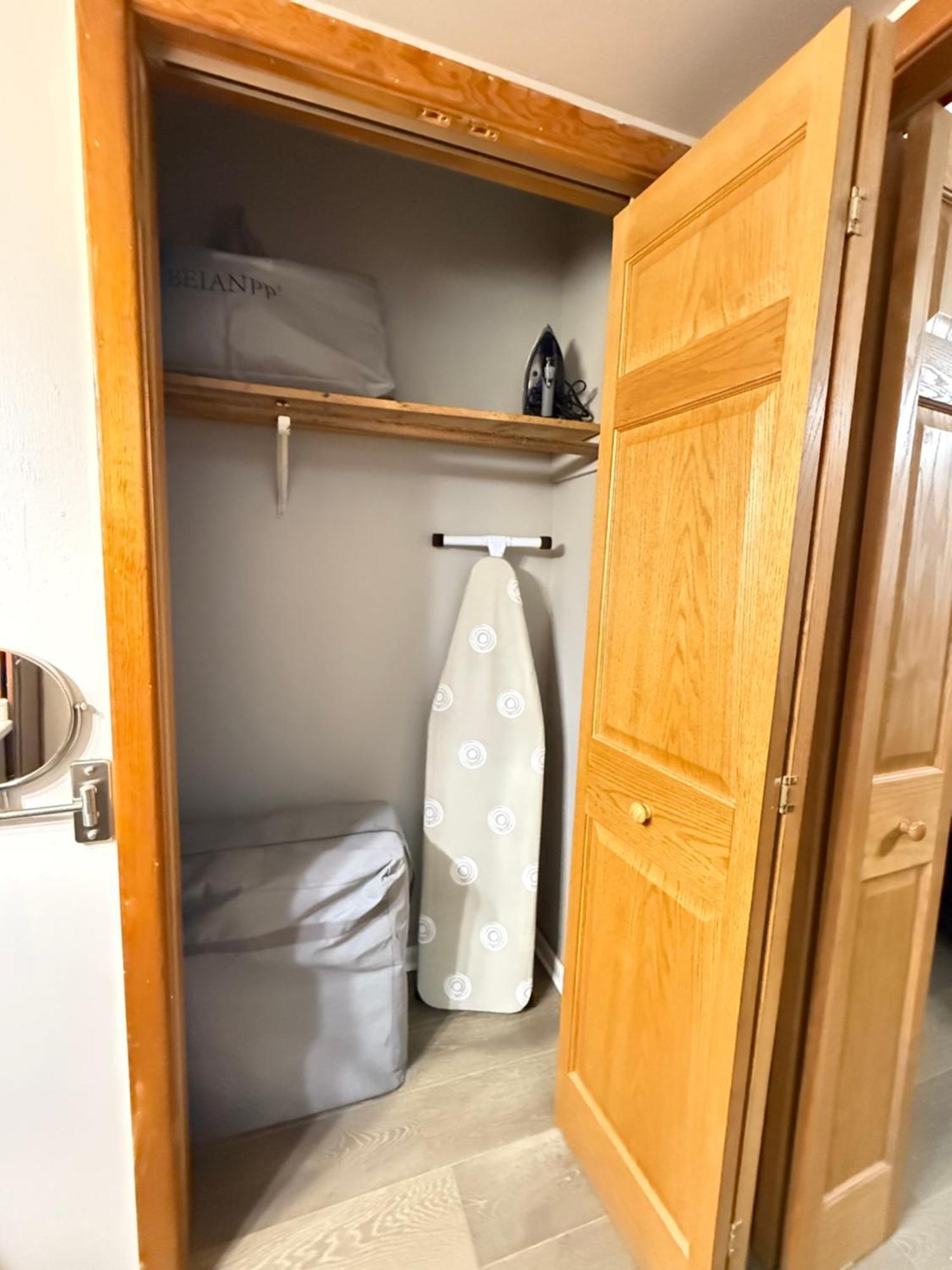 Delightful 3 Bedroom Home インディアナポリス エクステリア 写真
