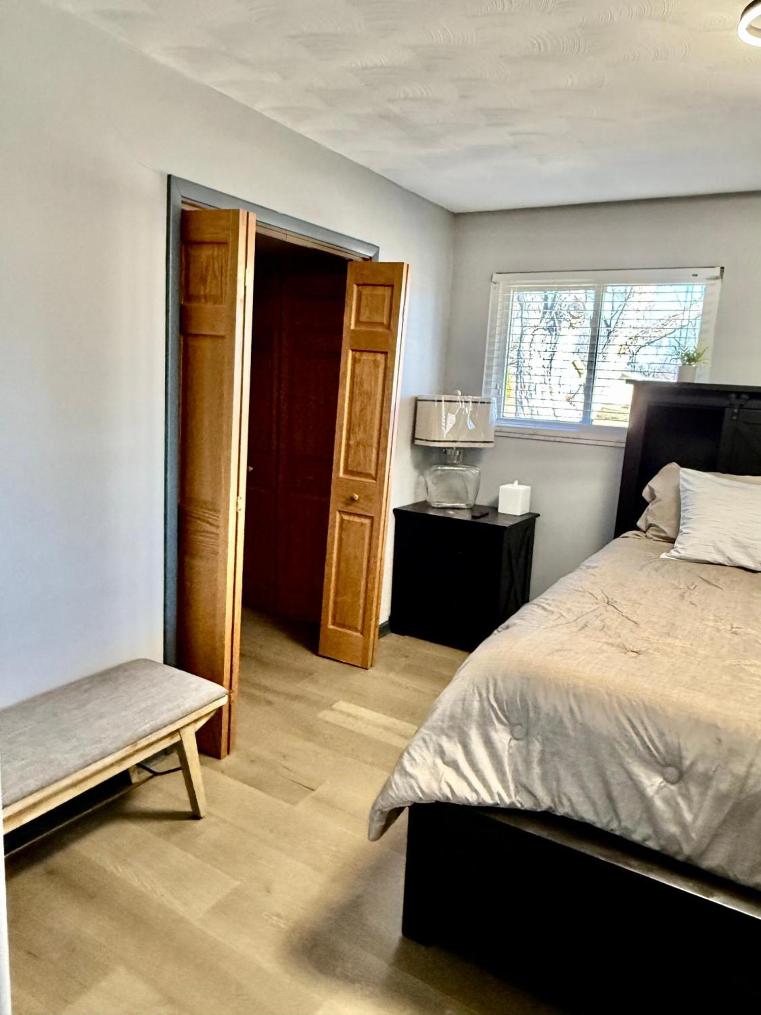 Delightful 3 Bedroom Home インディアナポリス エクステリア 写真