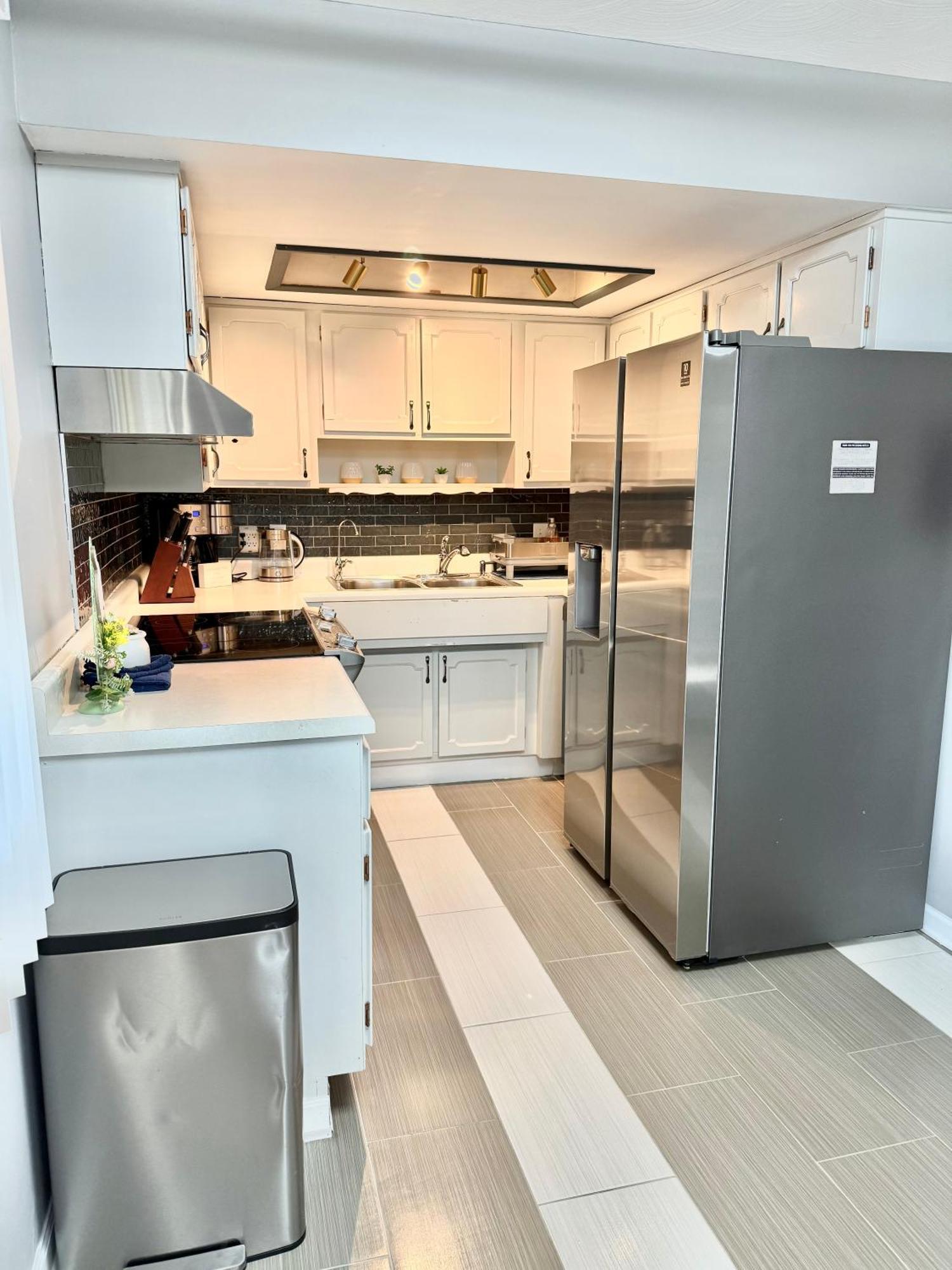 Delightful 3 Bedroom Home インディアナポリス エクステリア 写真
